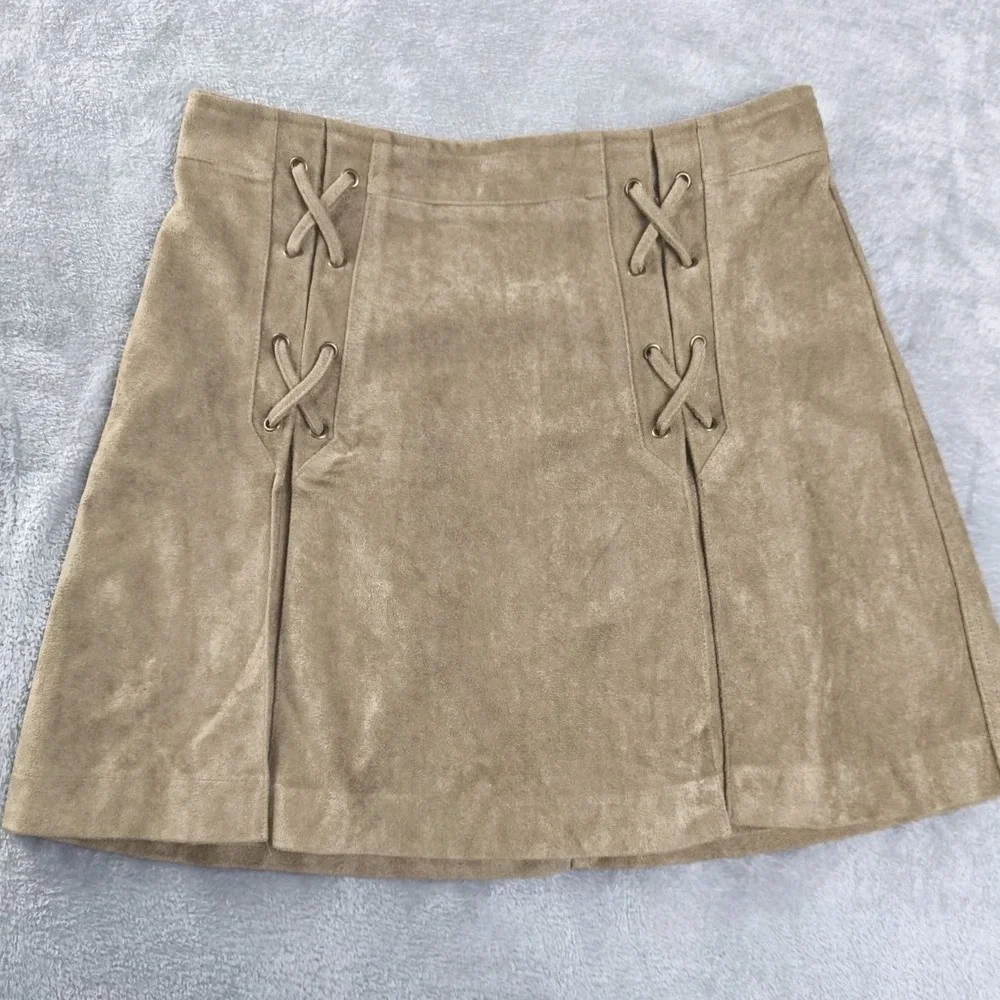 She + Sky Faux Suede Mini Skirt Womens Small Tan Lace Up Boho Western‎